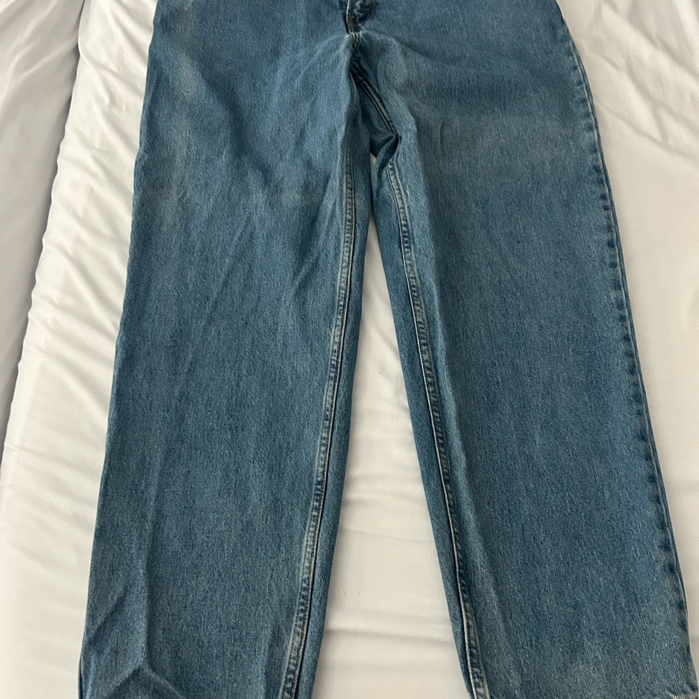 Levi's Light Blue Denim Jeans with Tan Leather Patch - Picture 4 of 6